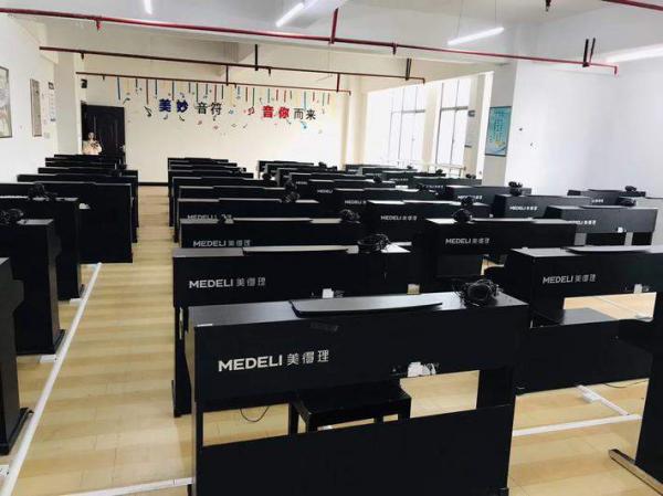 ѧУ������